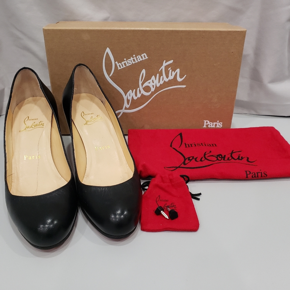 Christian Louboutin Kitten Heel Pump Size 7